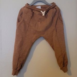 Zara boys size 4-5T brown jogger pants.